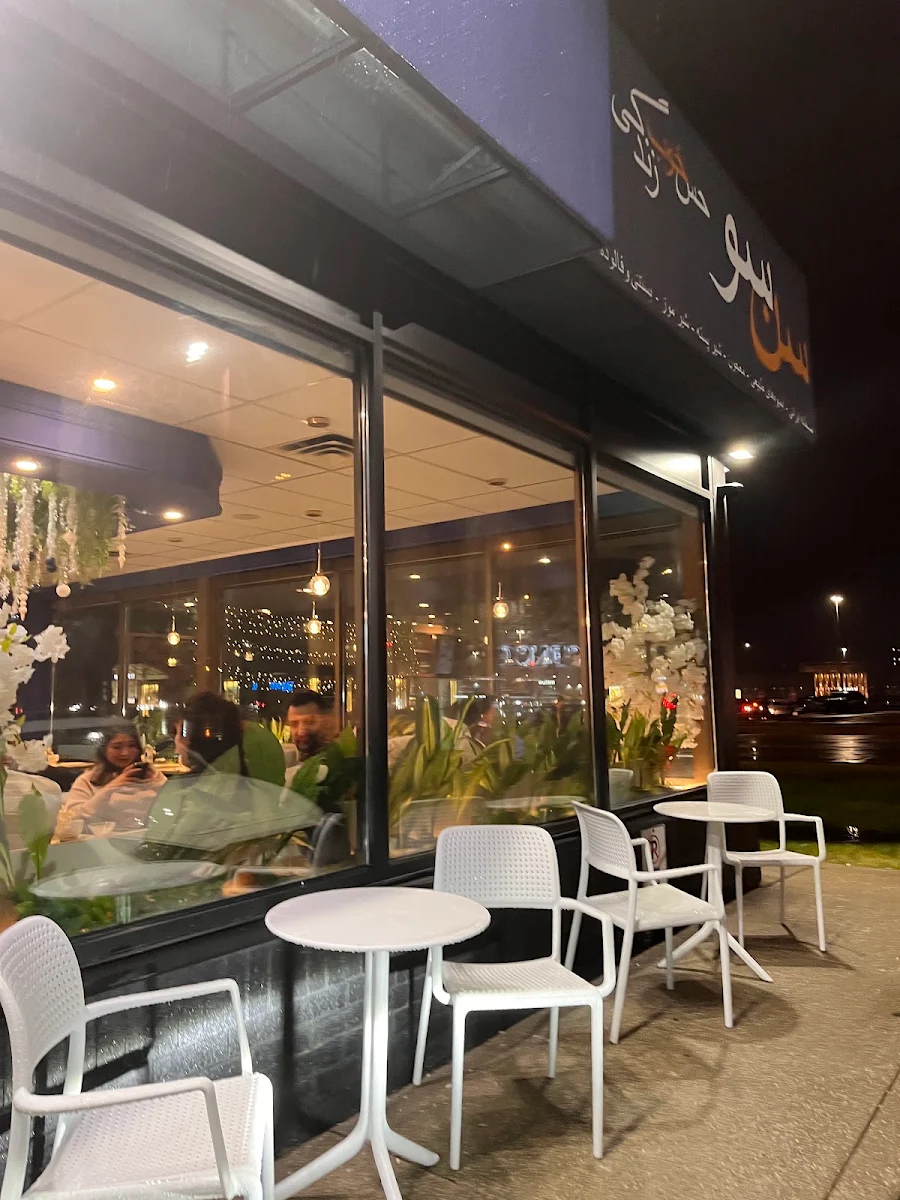 Vibe, Roses Cafe Senso