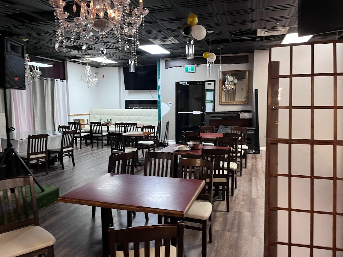 Vibe, Suya Palace Nigerian/African Charcoal Grill & BBQ Restaurant