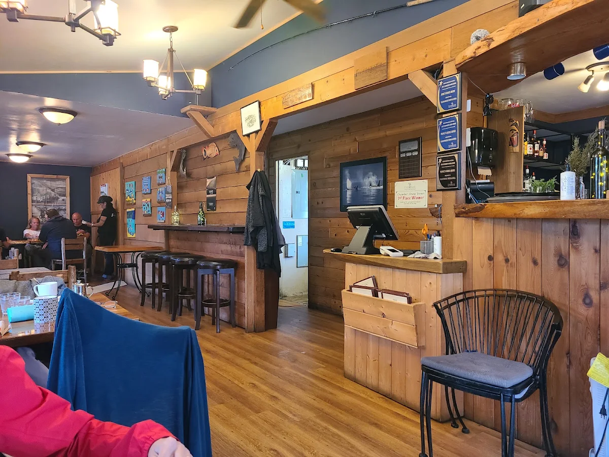 Vibe, Floathouse Restaurant