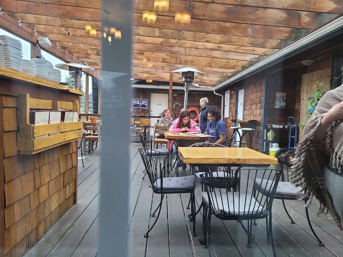 Vibe, Floathouse Restaurant