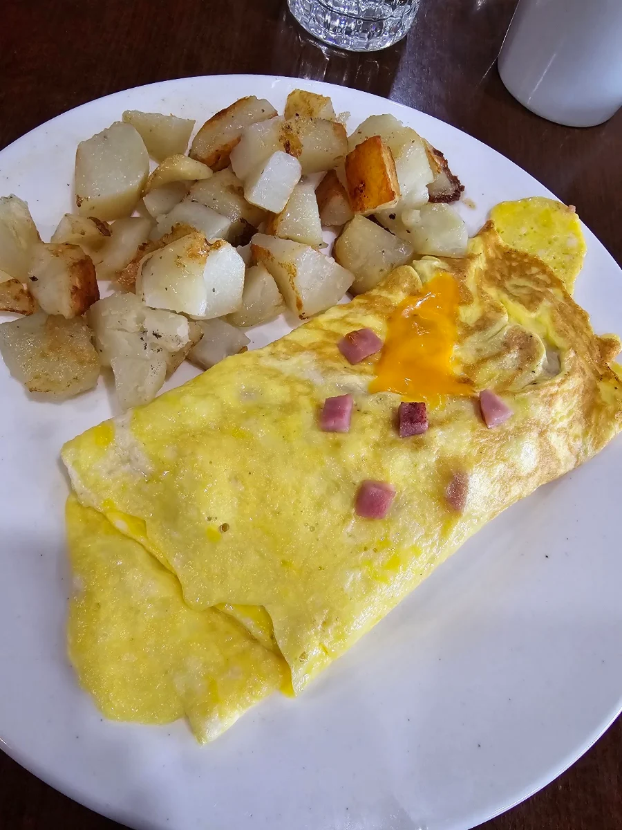 Food & drink, Mama's Restaurant & Steakhouse