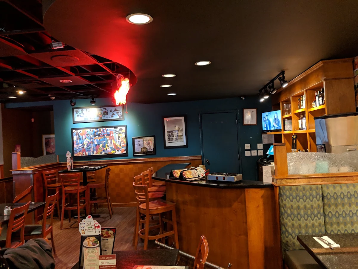 Vibe, Ricky's All Day Grill - Kingsway