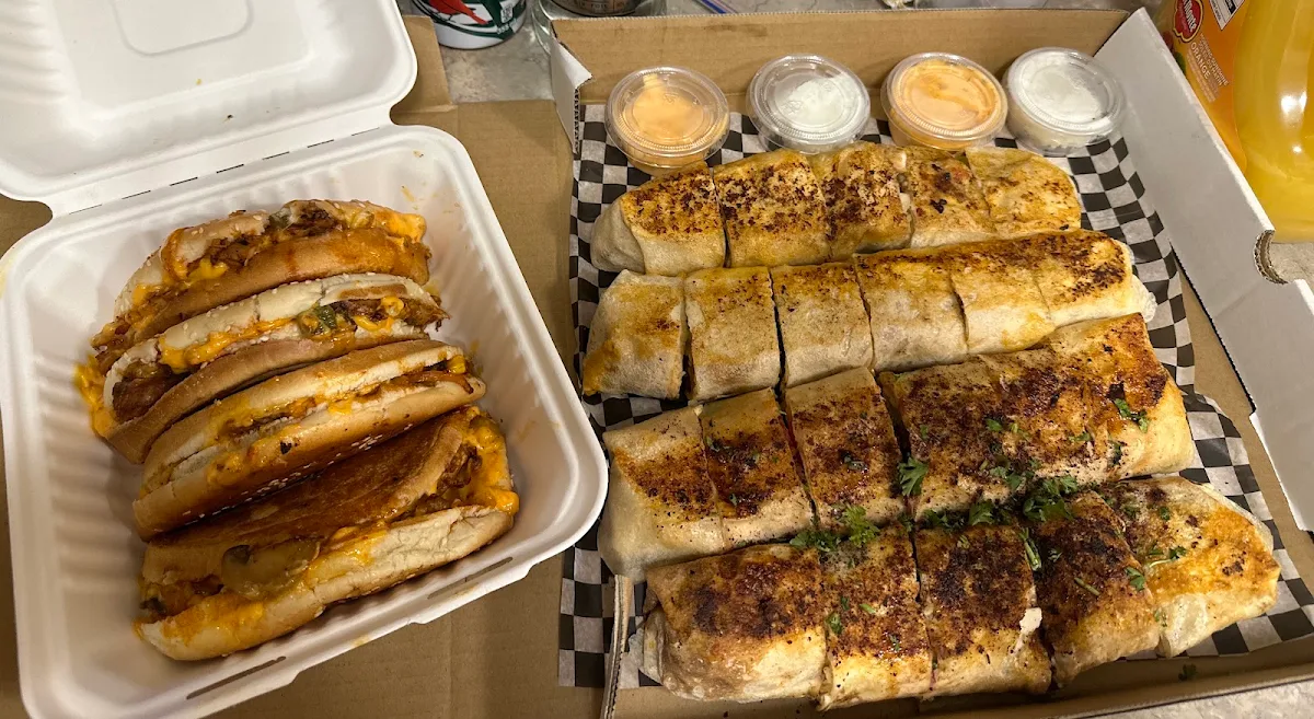 Food & drink, Shawarma & pizza zone