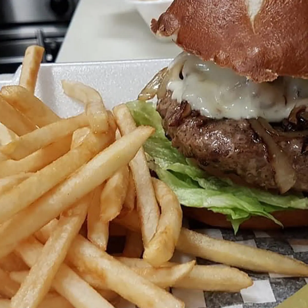 Food & drink, Sandy's Riverside Grill