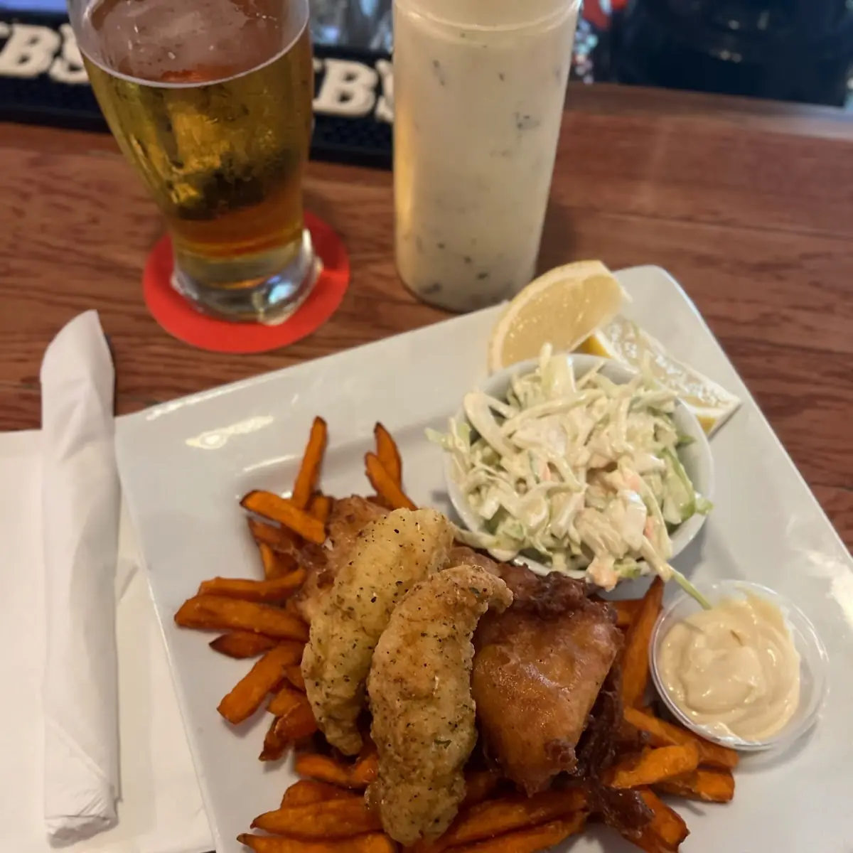 Food & drink, Sandy's Riverside Grill