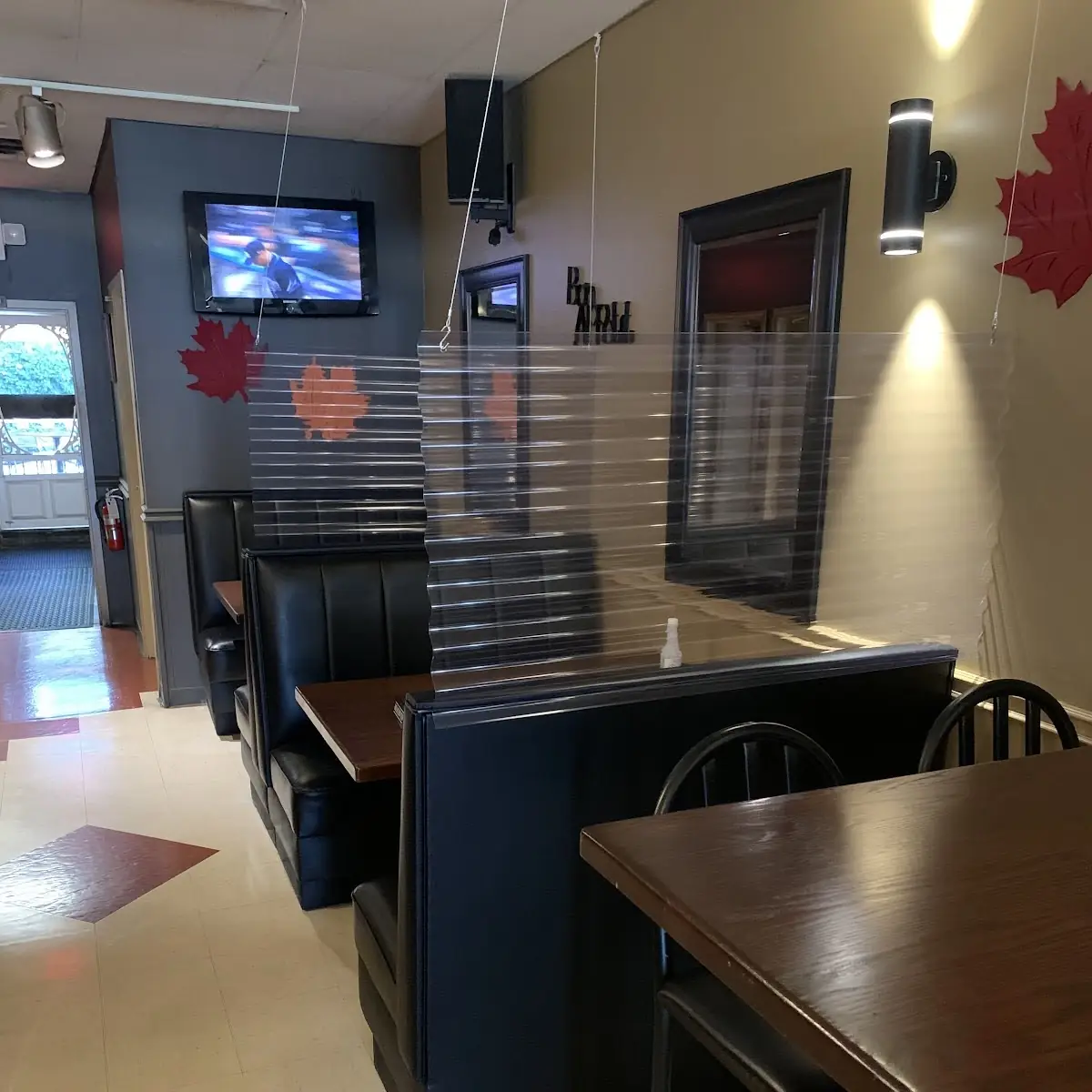 Vibe, Sandy's Riverside Grill