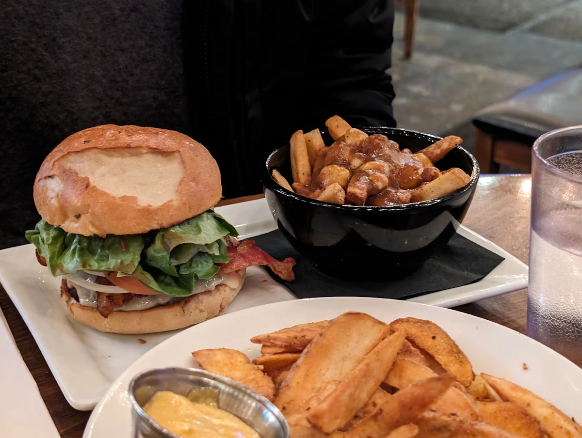 Food & drink, Dusty's Bar & BBQ