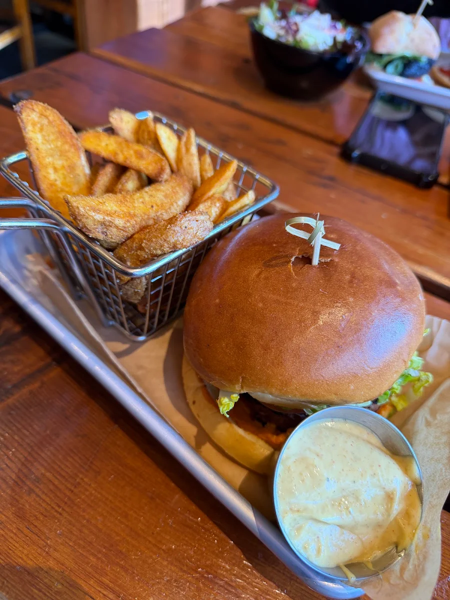 Food & drink, Dusty's Bar & BBQ