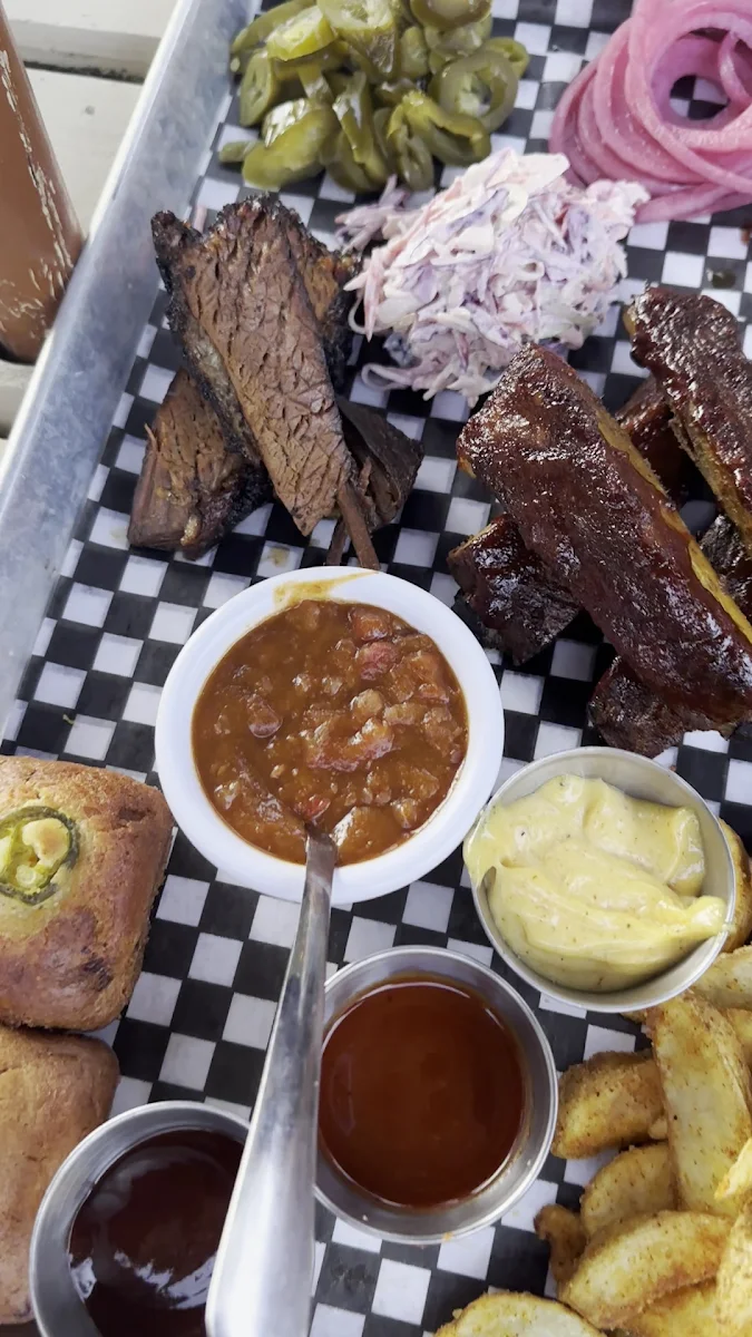 Food & drink, Dusty's Bar & BBQ