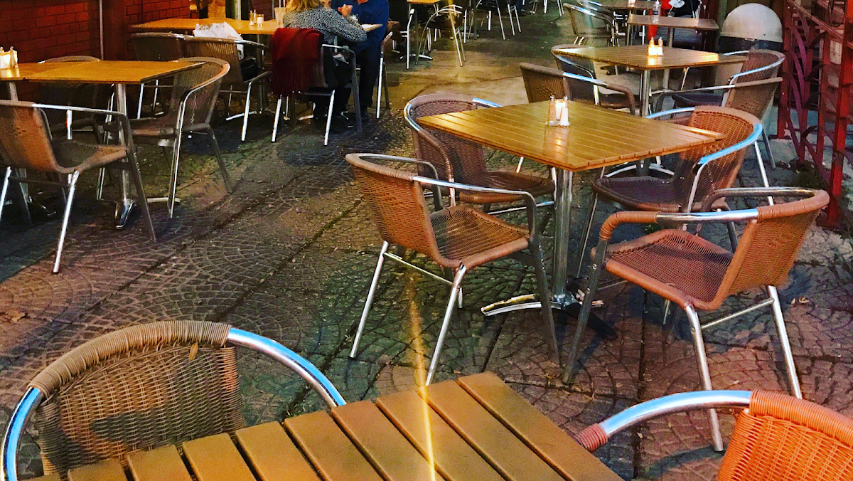 Vibe, Safari Bar and Grill 1749 Avenue Rd