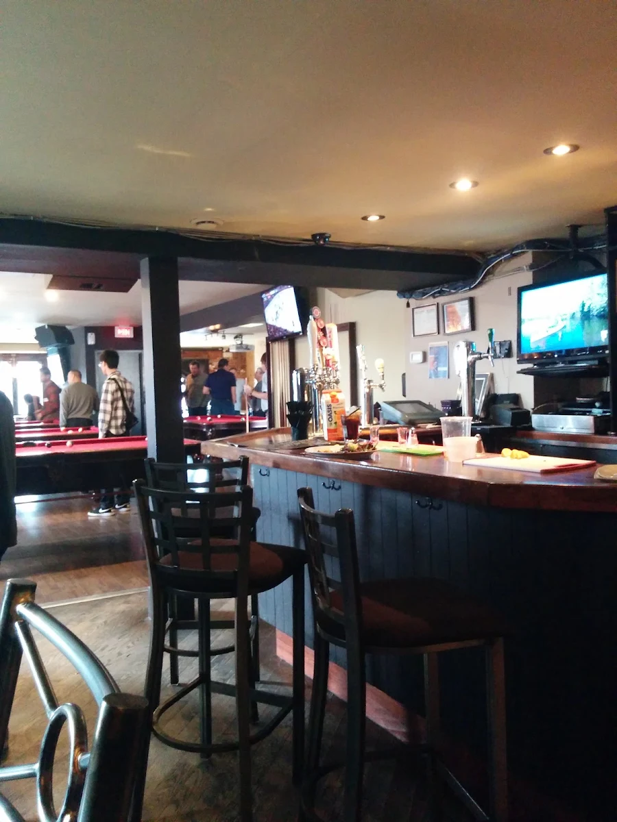 Vibe, Safari Bar and Grill 1749 Avenue Rd