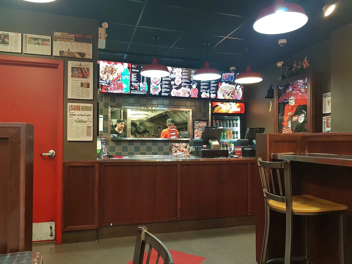 Vibe, Smoke's Poutinerie Barrie