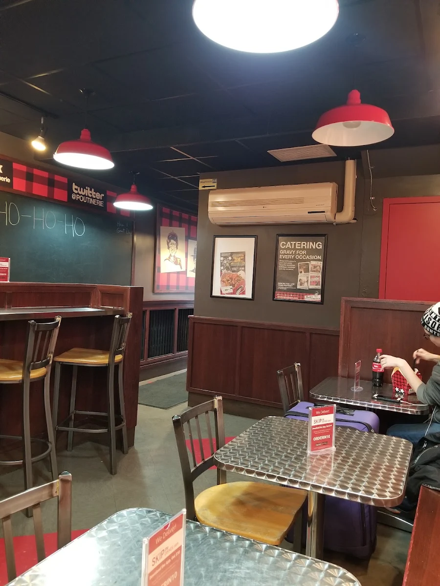 Vibe, Smoke's Poutinerie Barrie
