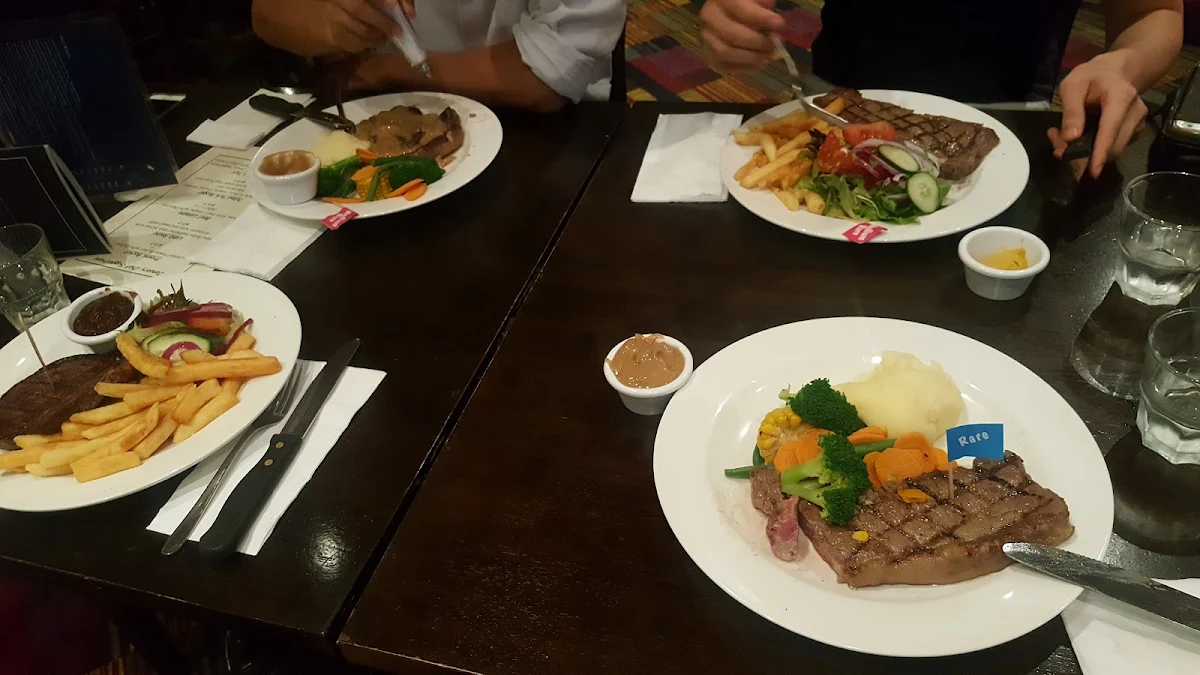 Food & drink, Graziers Steakhouse