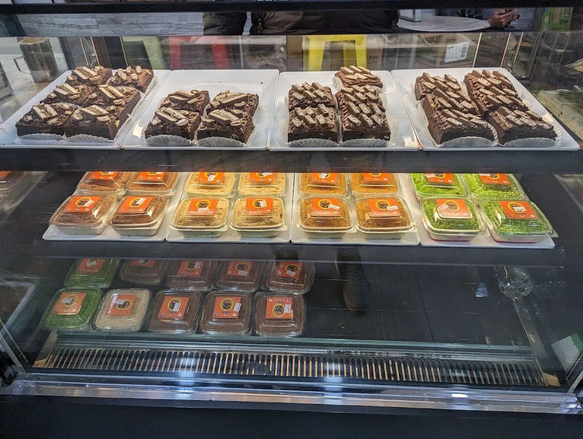 Vibe, Yummy Manoush