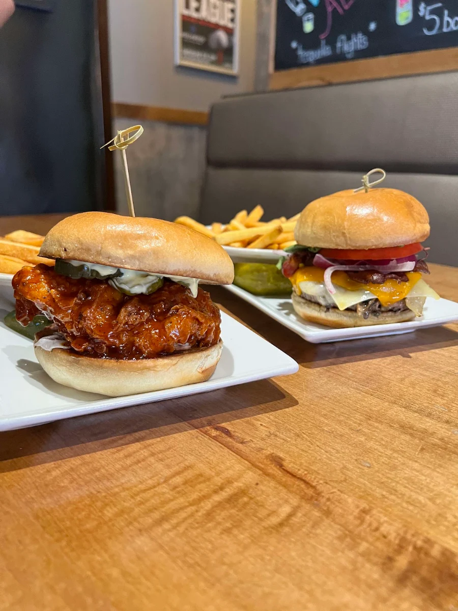 Food & drink, Cracker Jack's Bar & Grill