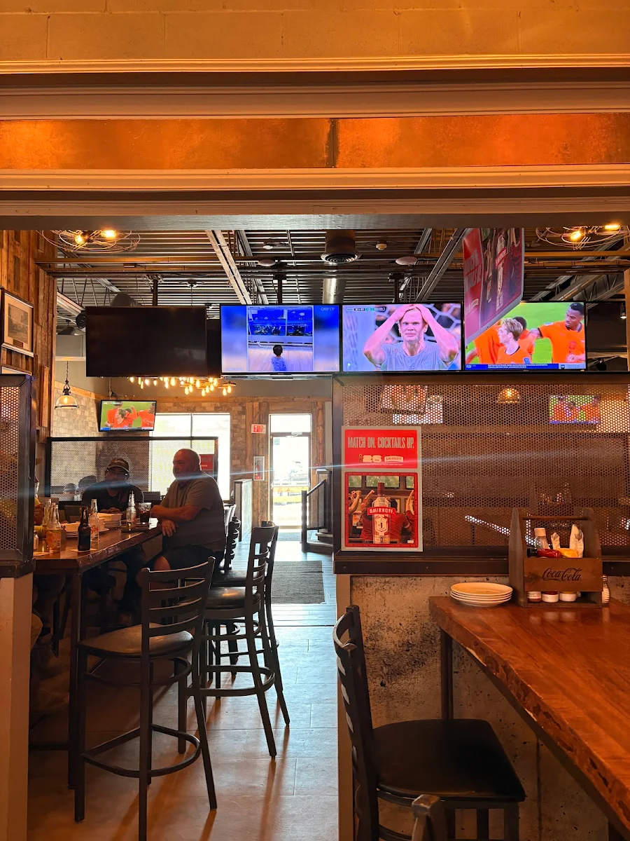 Vibe, Cracker Jack's Bar & Grill