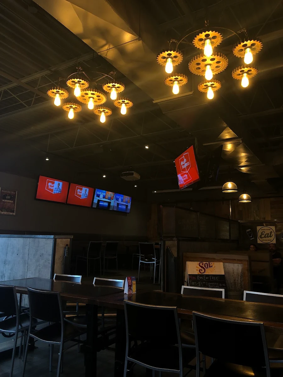 Vibe, Cracker Jack's Bar & Grill