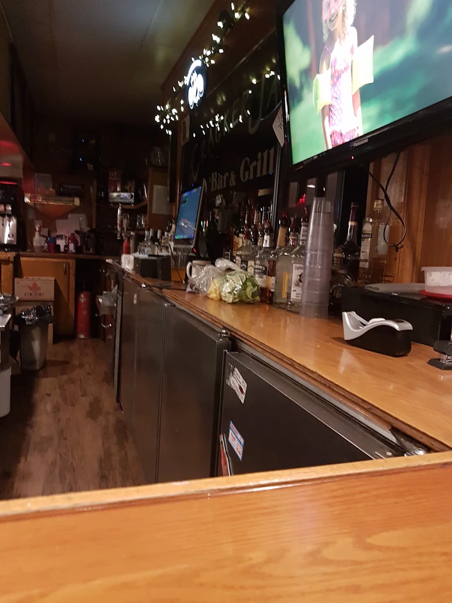 Vibe, Cracker Jack's Bar & Grill