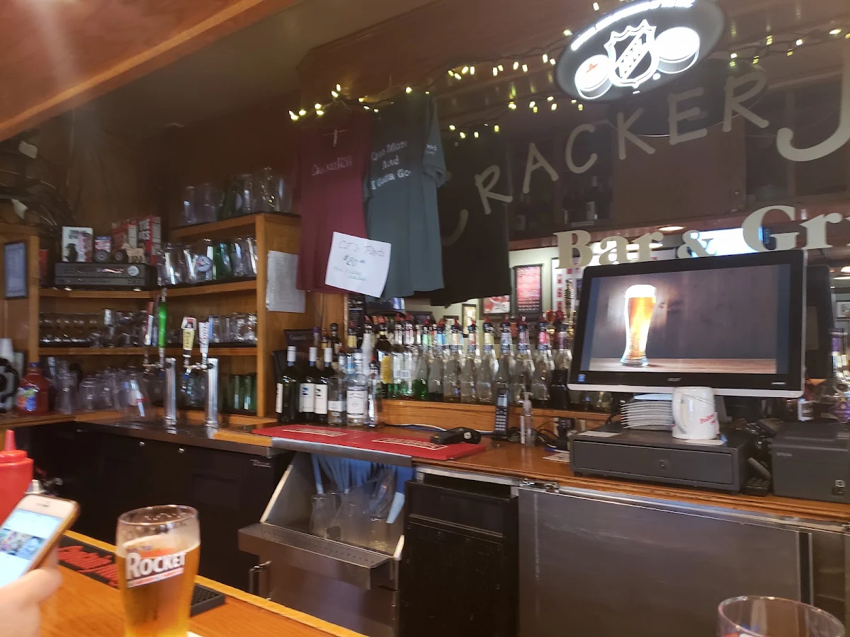 Vibe, Cracker Jack's Bar & Grill