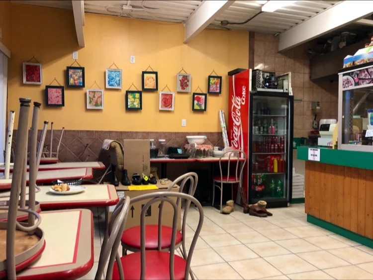 Vibe, Lady Rosa Family Restaurant