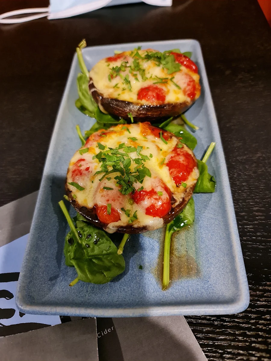 Food & drink, Bright Chalet