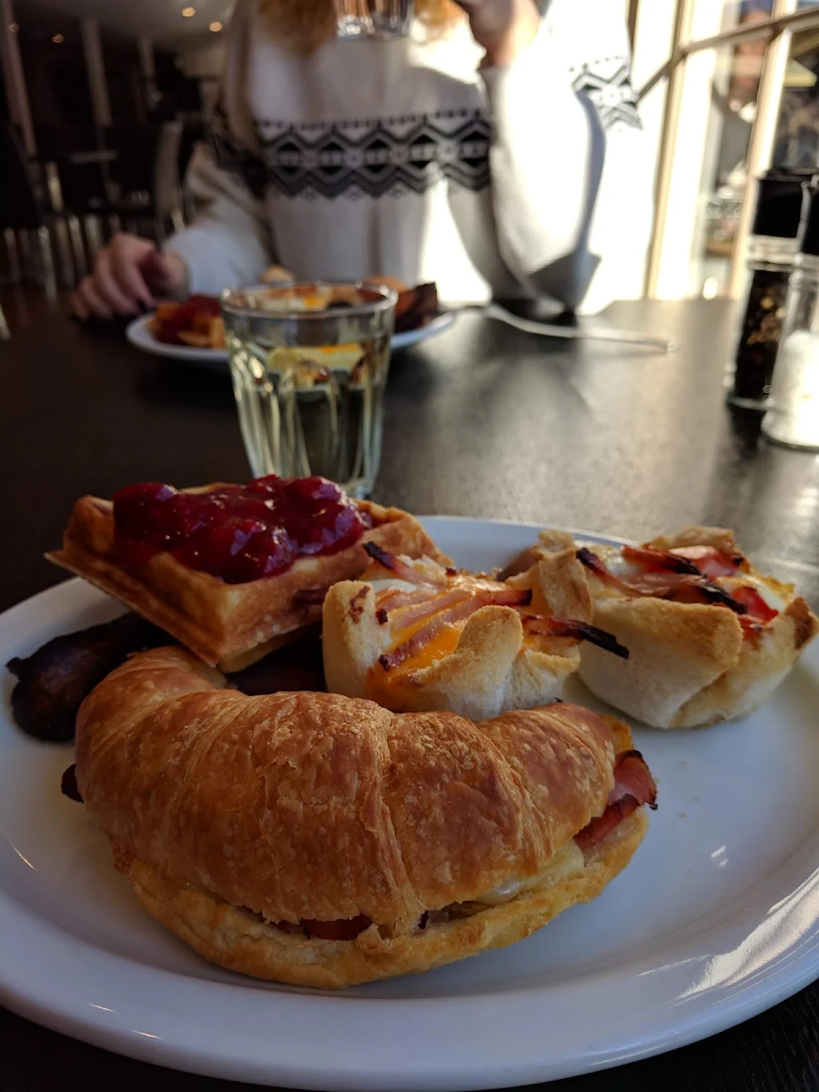 Food & drink, Bright Chalet