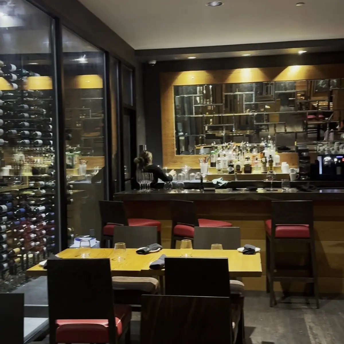 Vibe, Massimo’s Italian Fallsview Restaurant