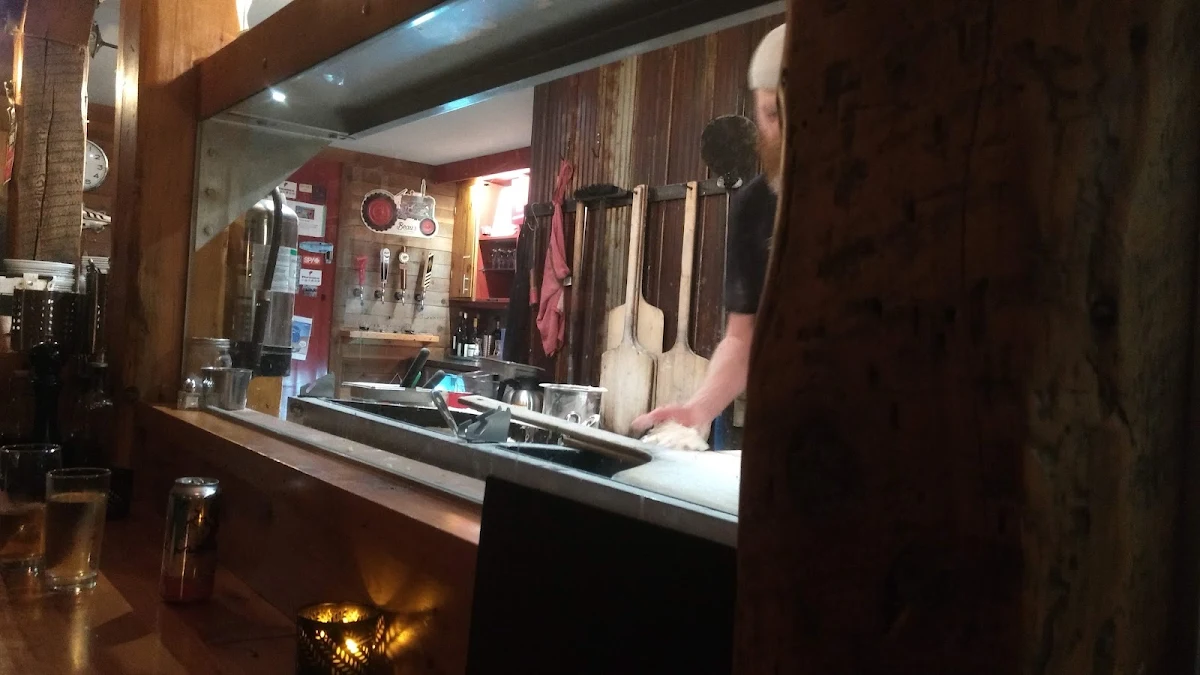 Vibe, Bruce Wine Bar