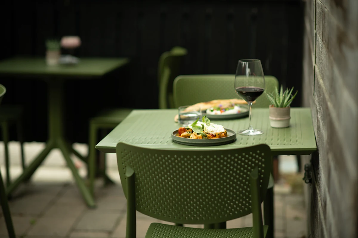 Vibe, Bruce Wine Bar