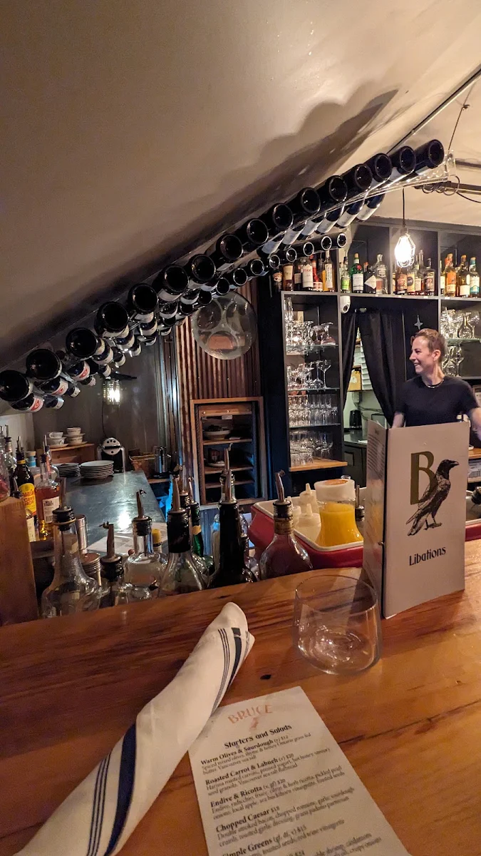 Vibe, Bruce Wine Bar