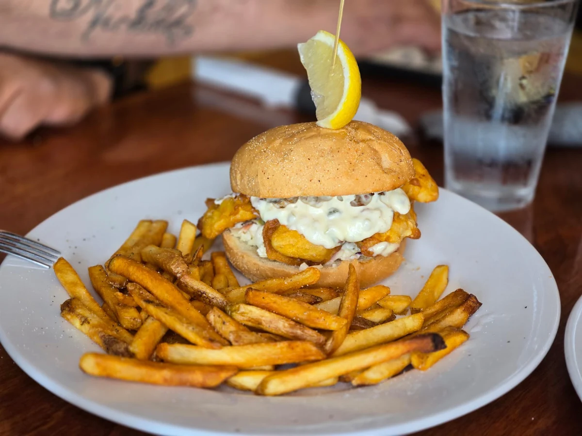 Food & drink, Jolly Rogers Grill
