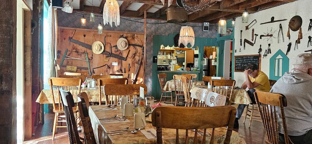 Vibe, Post & Beam Restaurant