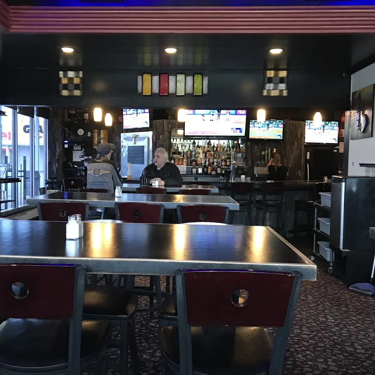 Vibe, Boulevard Grill