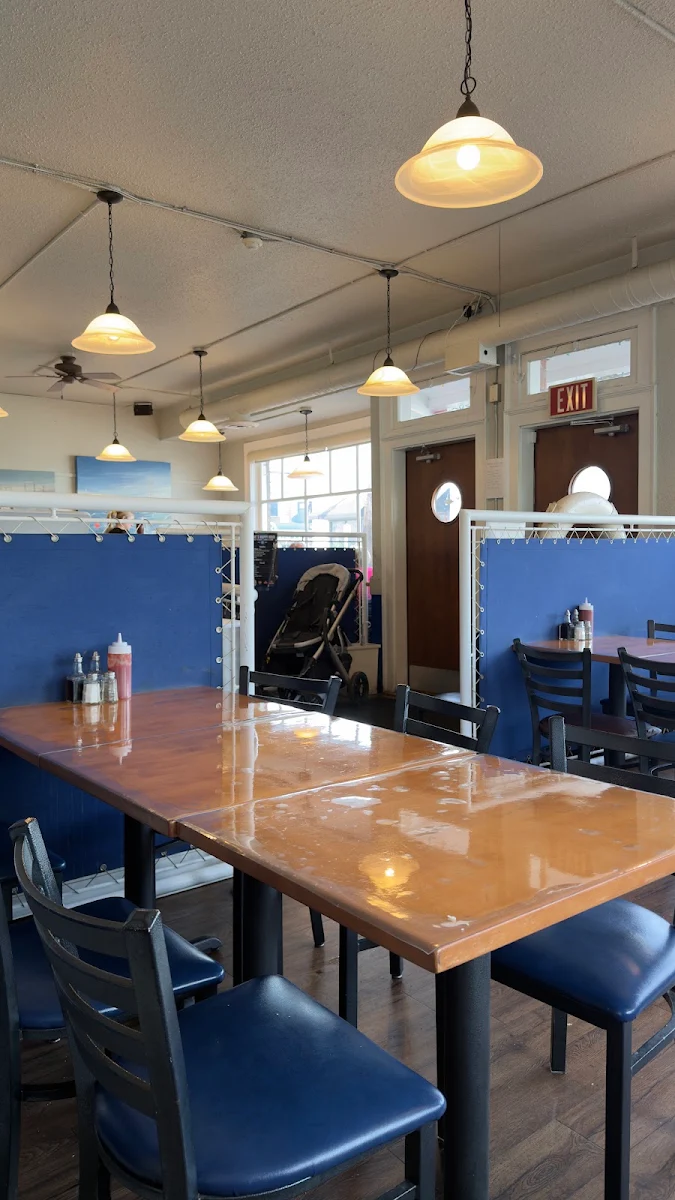 Vibe, Dave's Fish & Chips