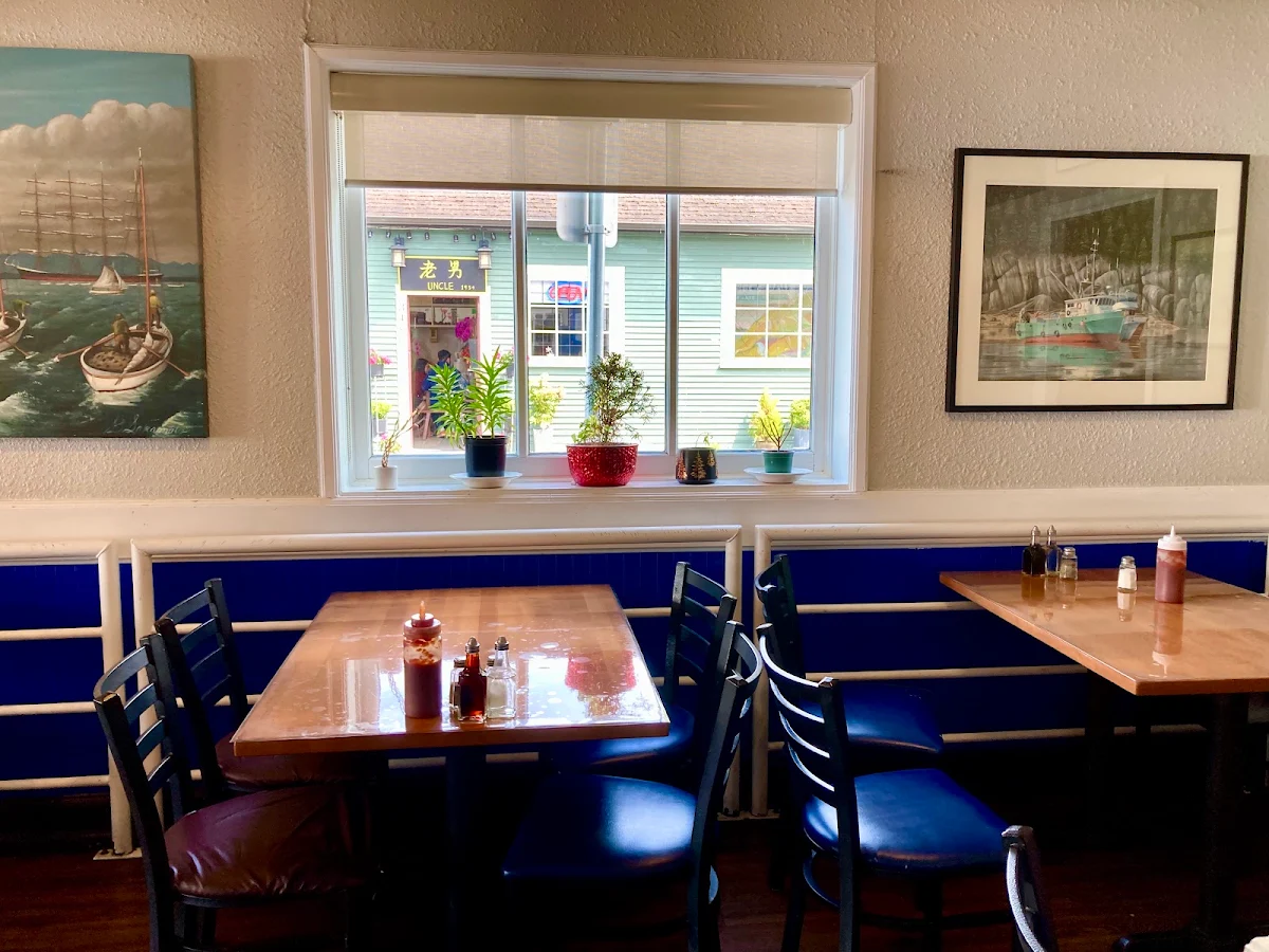 Vibe, Dave's Fish & Chips