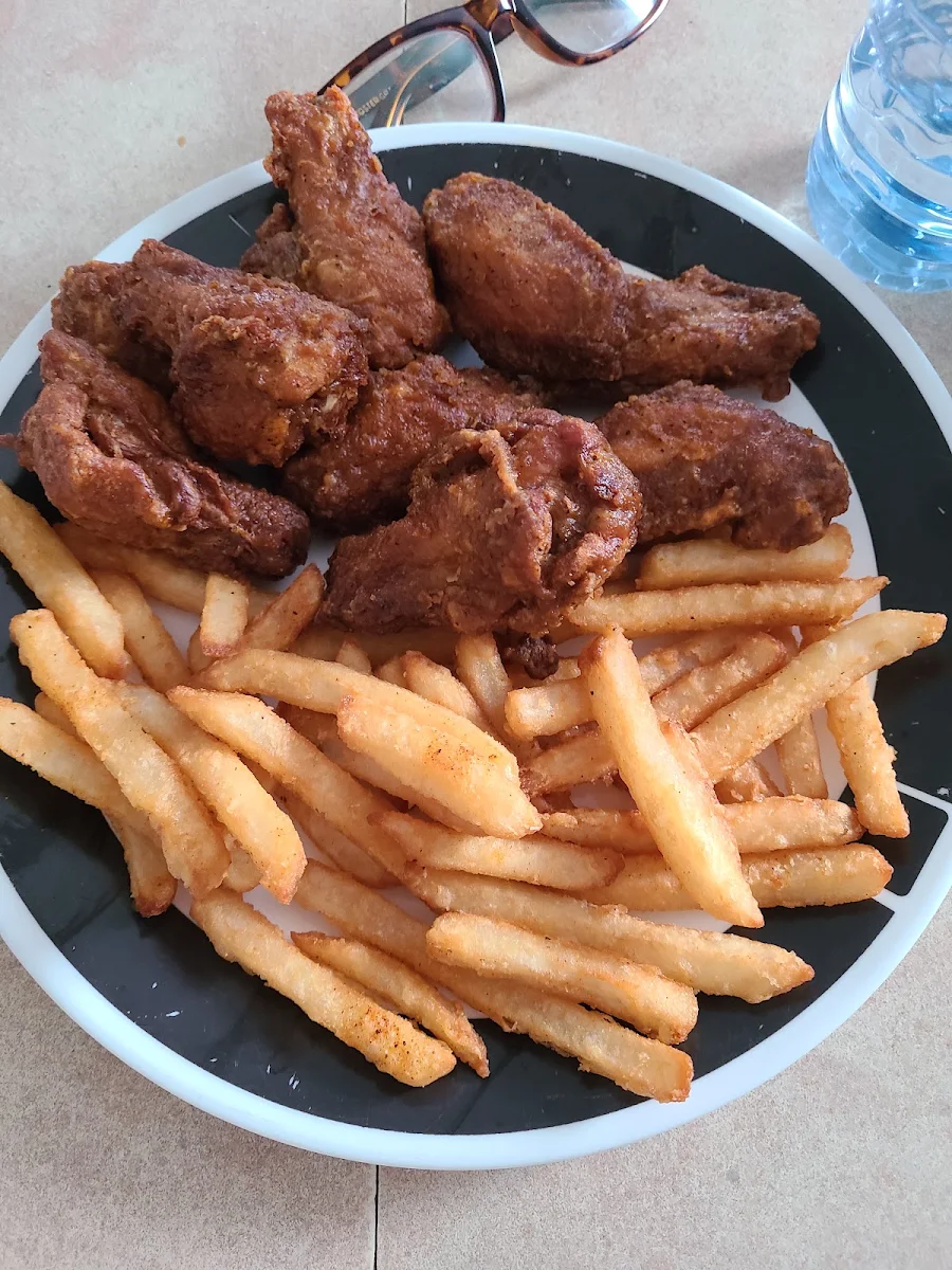 Food & drink, Wingz
