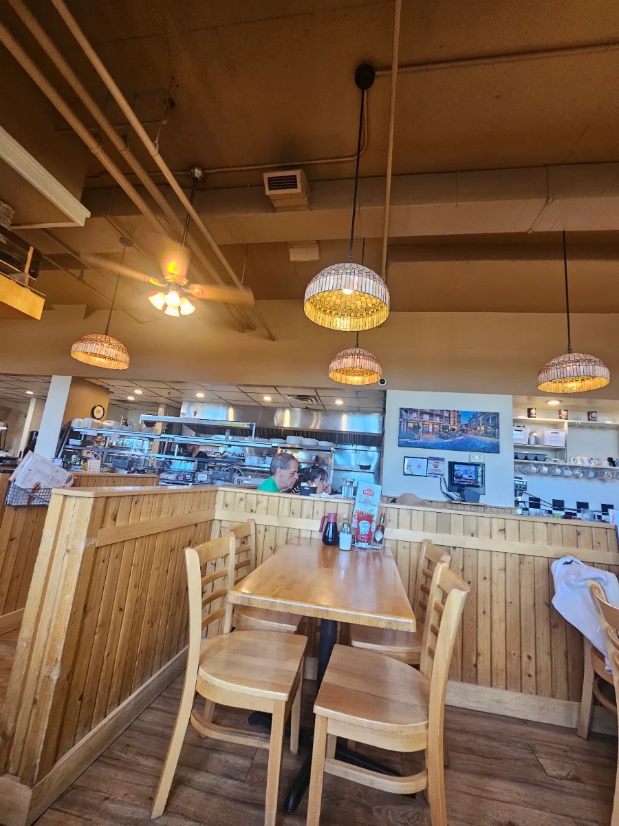 Vibe, Sunset Grill