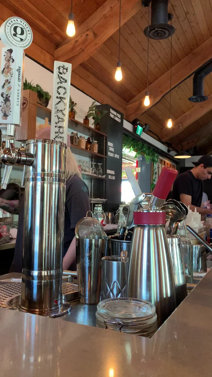 Vibe, Trading Post Eatery