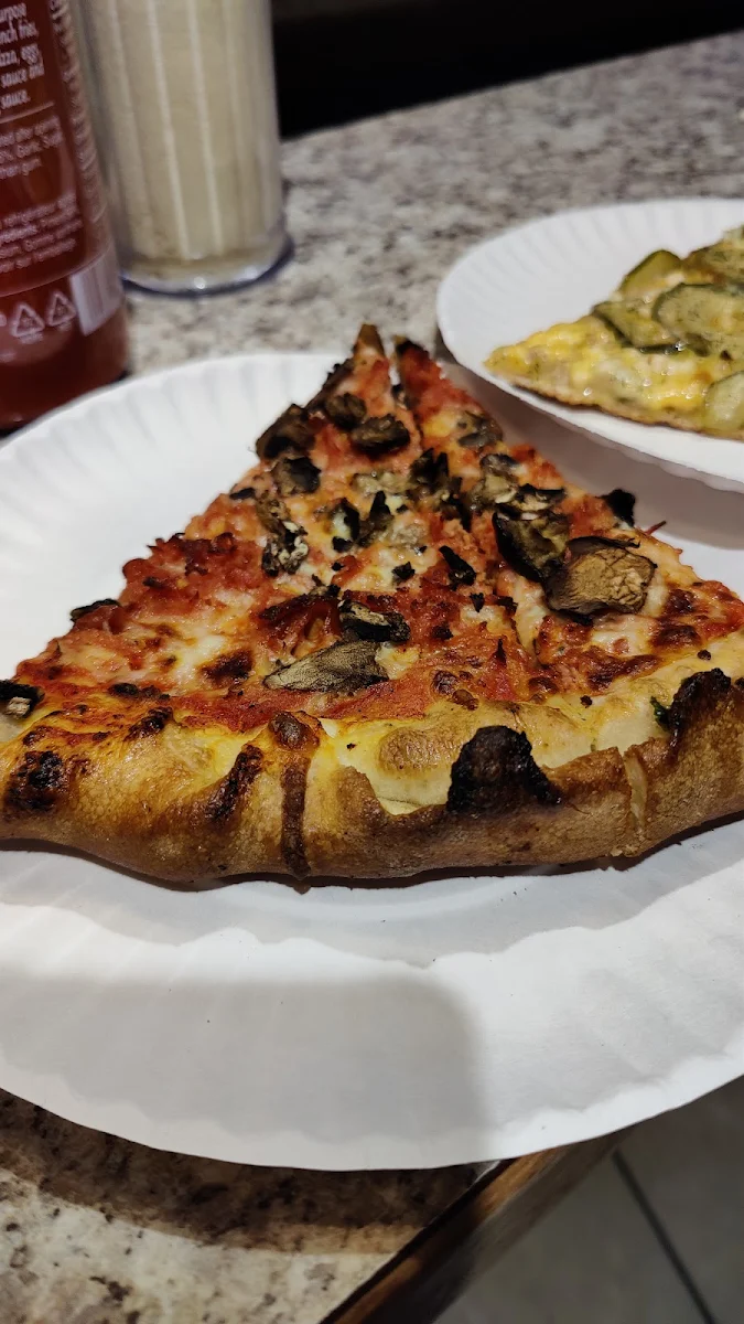 Food & drink, Thor's Pizzeria