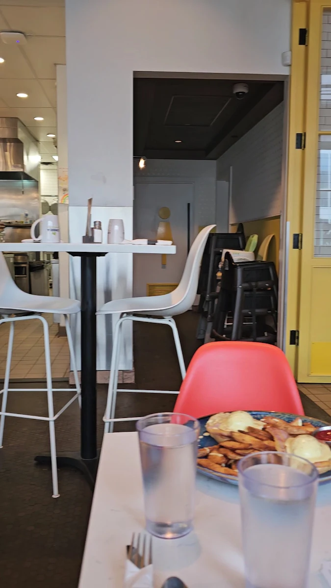 Vibe, OEB Breakfast Co.
