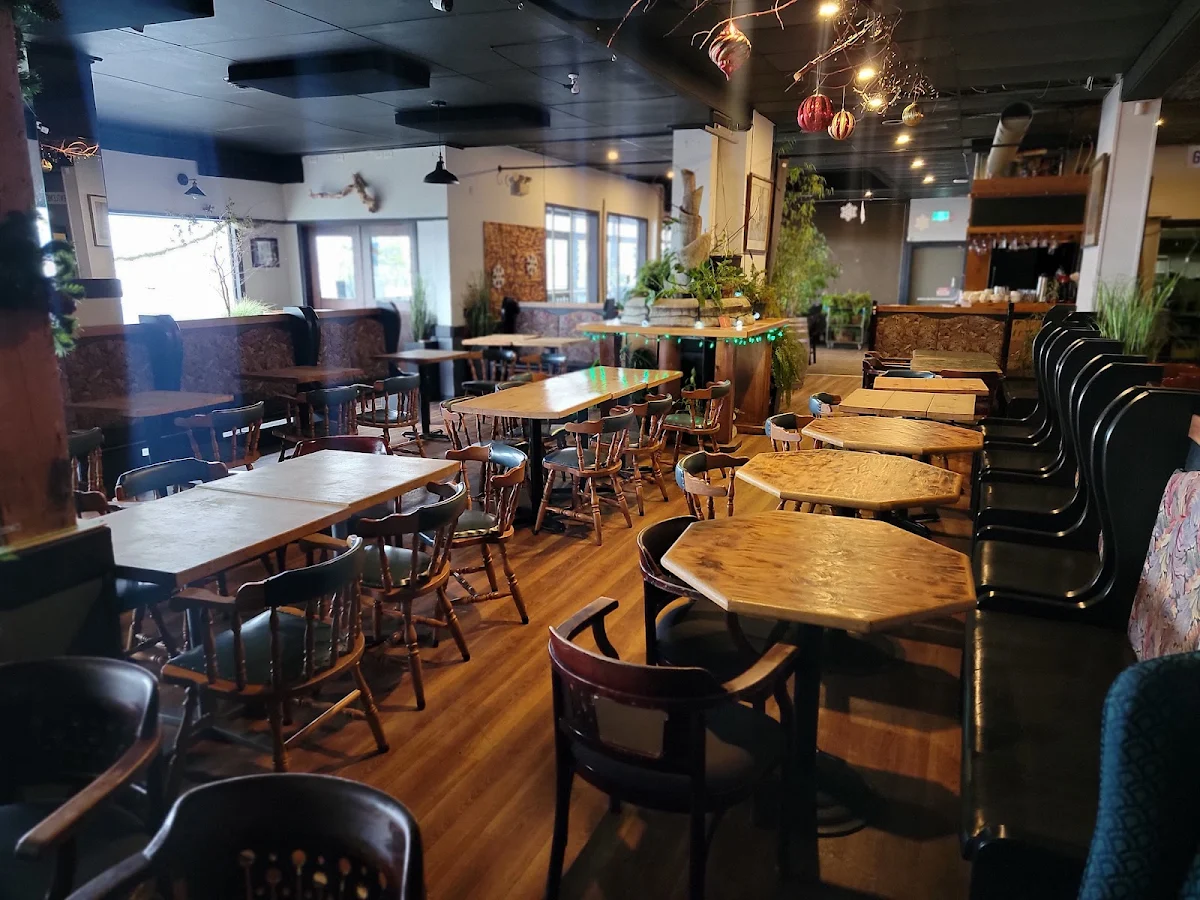 Vibe, Forest Bistro & Lounge