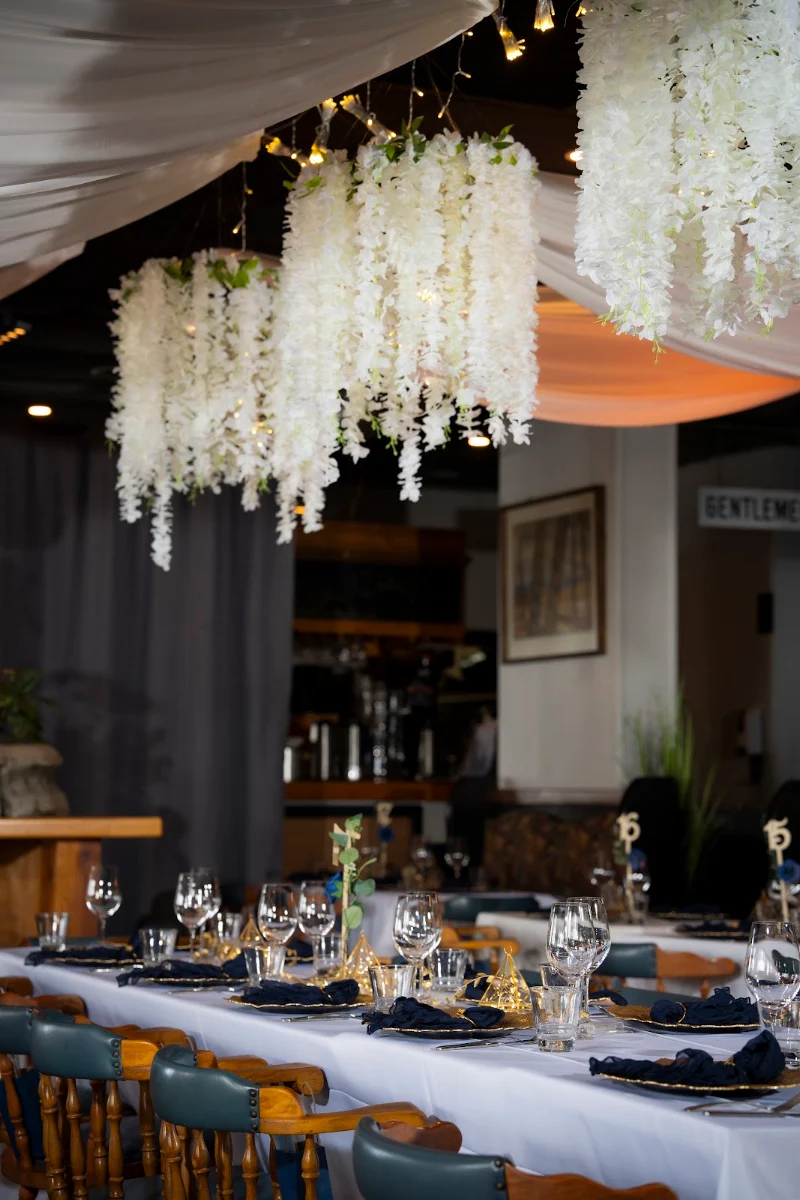Vibe, Forest Bistro & Lounge