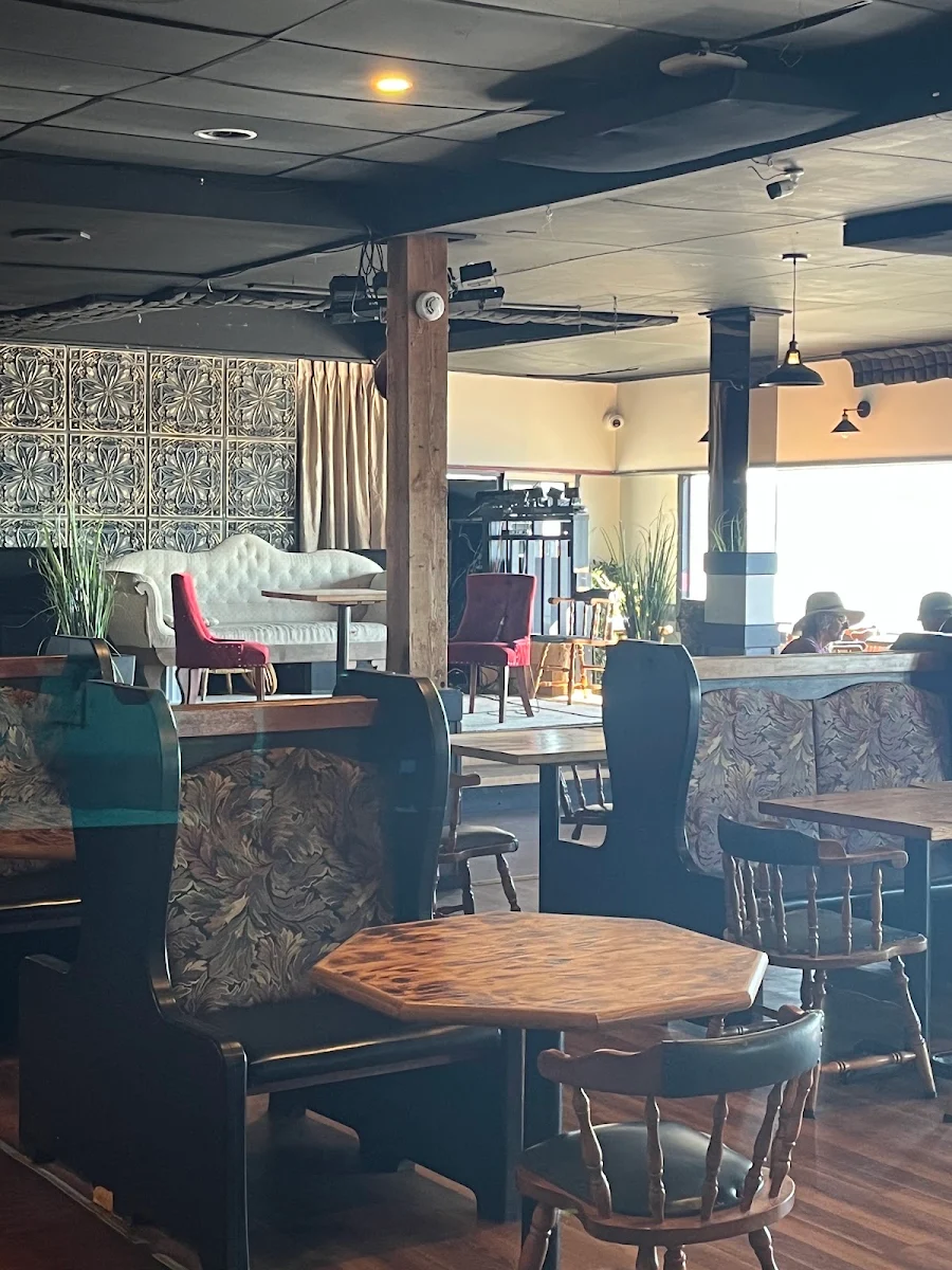 Vibe, Forest Bistro & Lounge