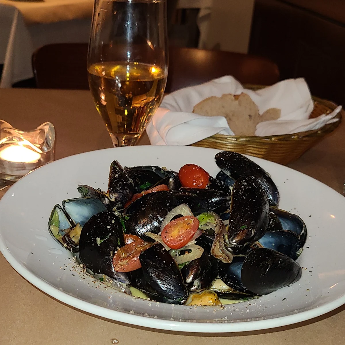 Food & drink, Brownes Bistro