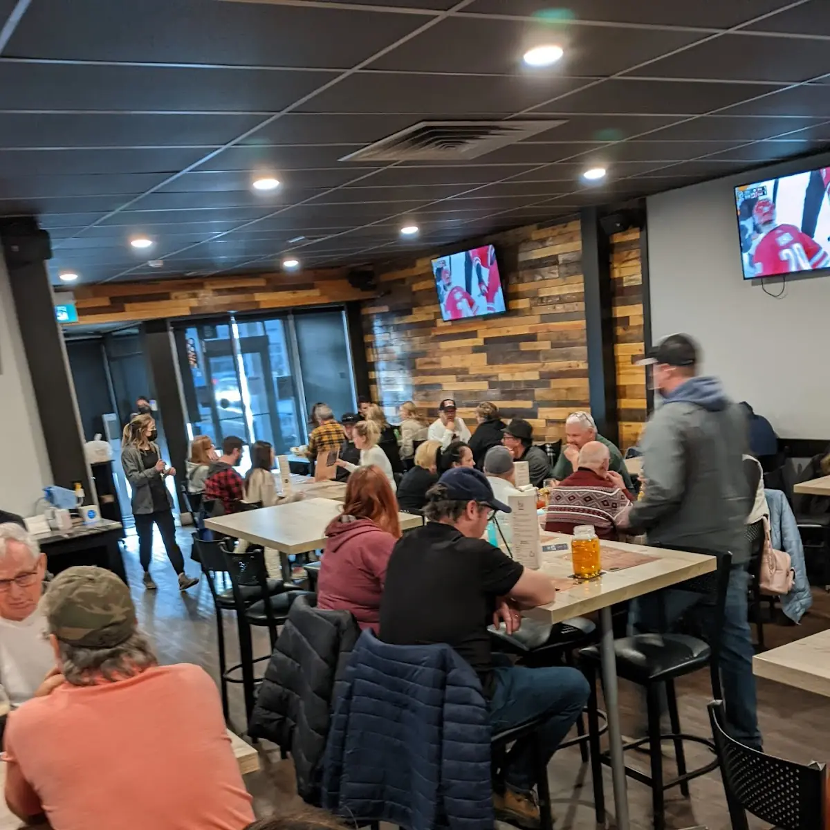 Vibe, Midtown | Tap & Grill