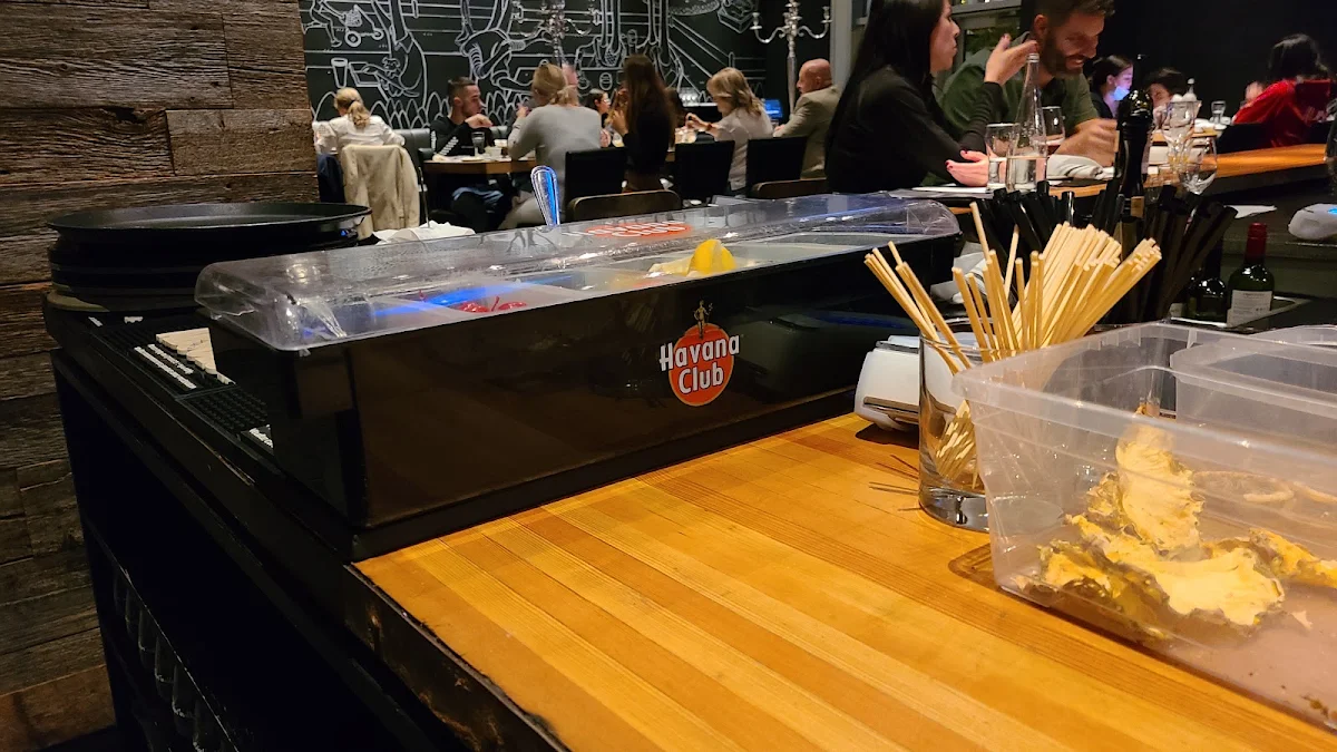 Food & drink, Les Enfants Terribles — Laval