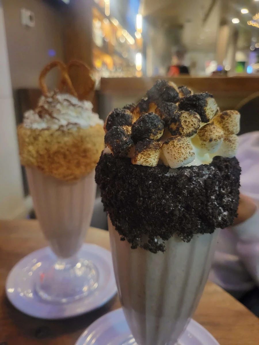 Food & drink, Chit Chat Burger Bar