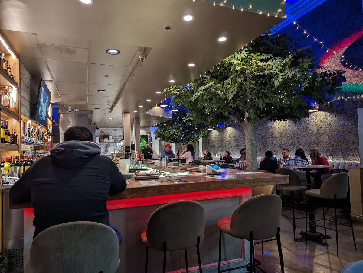 Vibe, Chit Chat Burger Bar