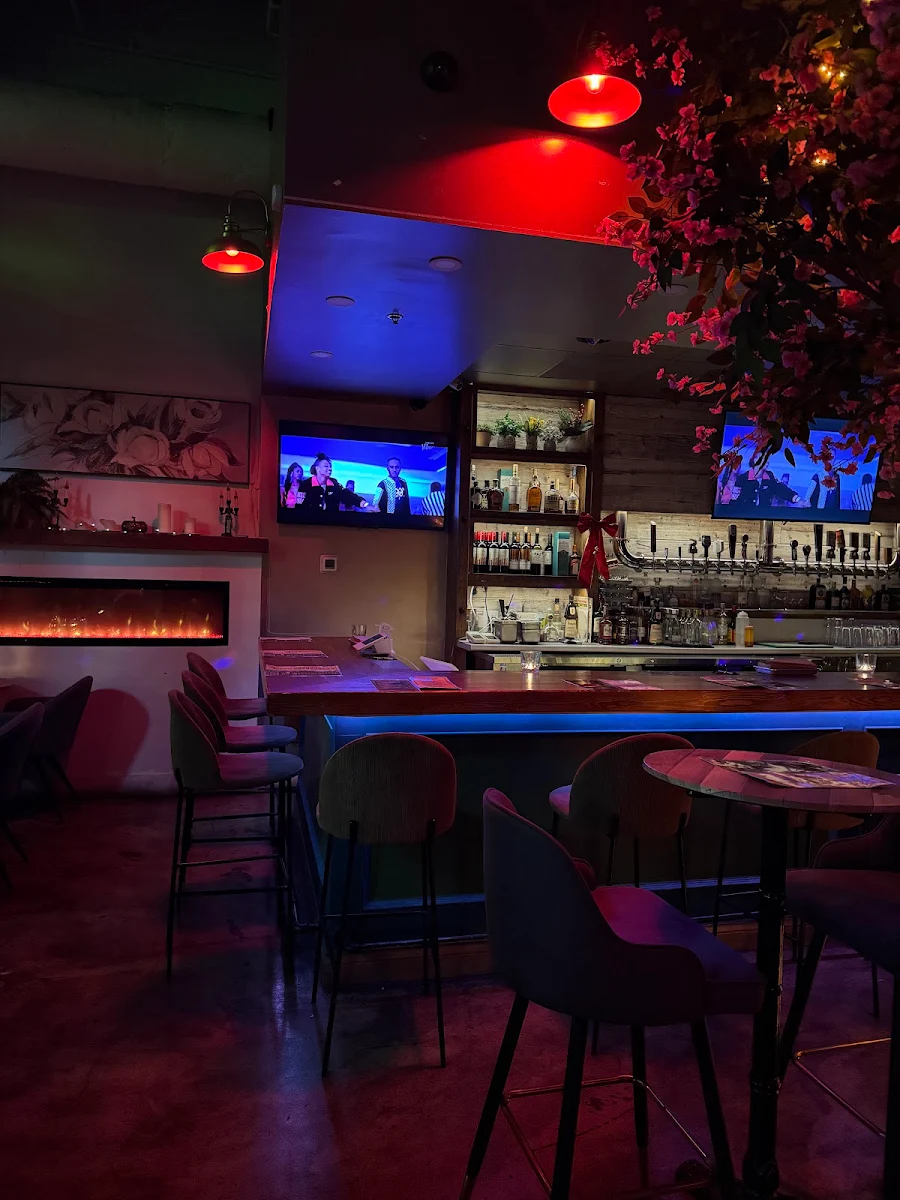 Vibe, Chit Chat Burger Bar
